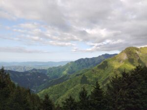三峰神社 奥宮遥拝殿からの眺め
