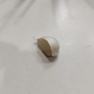 にんにく１かけ