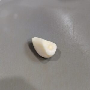 芯と薄皮を取ったにんにく