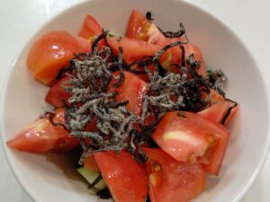 塩こんぶとゴマ油を入れた直後