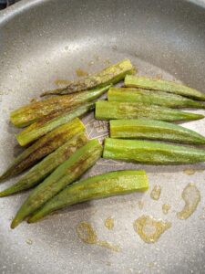 まんべんなく焼いたオクラ